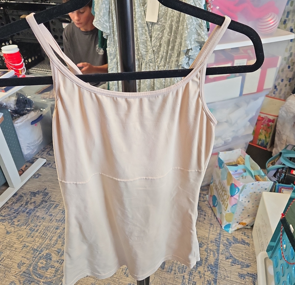 Maidenform Light Cream Scoop Neck Camisole Tank